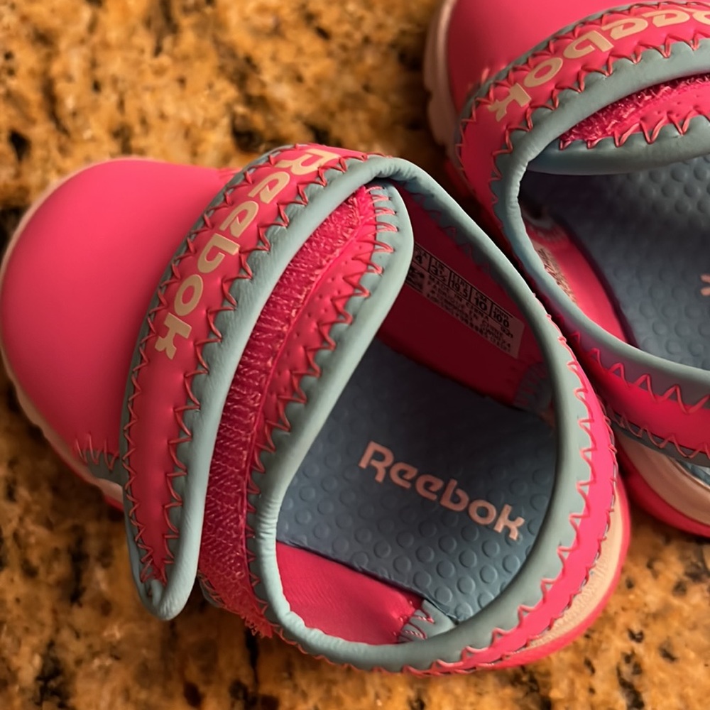 Like New! Reebok Sandals - Picture 3 of 3